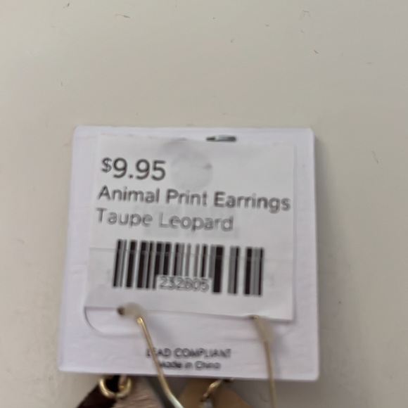Animal print earrings - Picture 3 of 3
